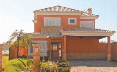 Telhados: telha romana de cerâmica esmaltada