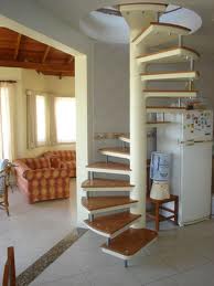 Escadas Para Todos os Espaços
