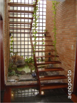 Escada De Madeira