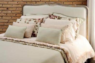 Cama com estilo provençal