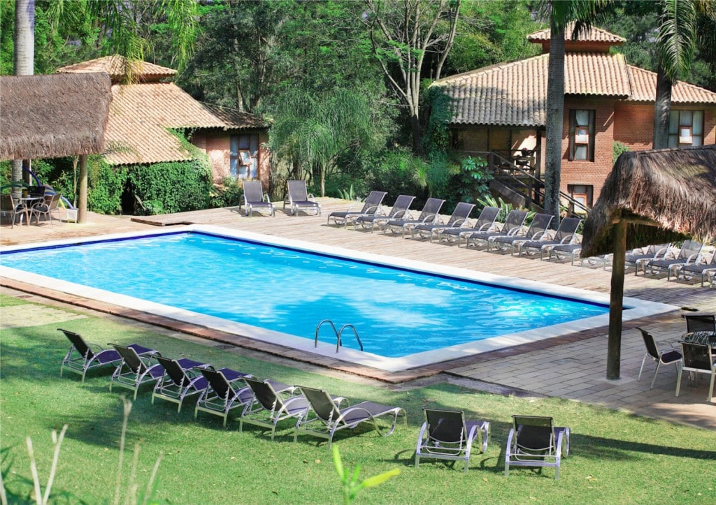Qual o melhor local para fazer uma piscina?